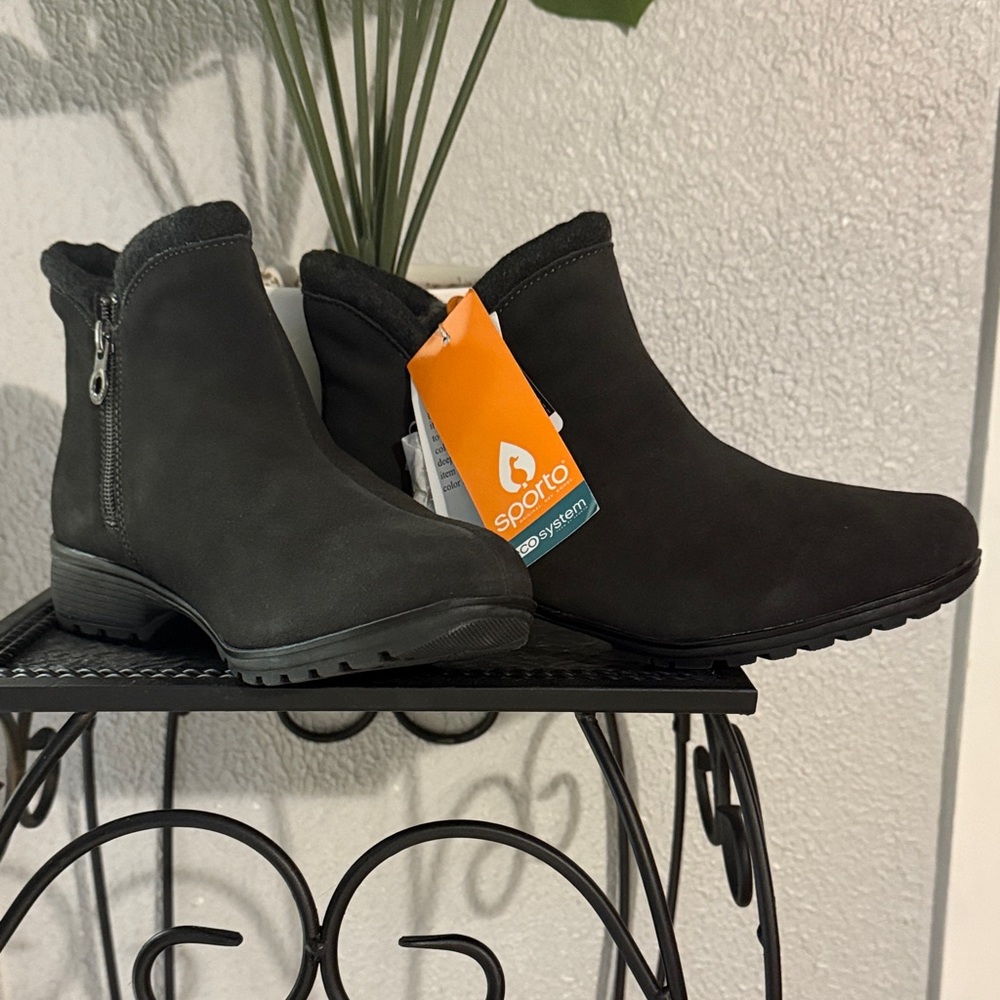 Sporto Women's Sleek Black Ankle Booties